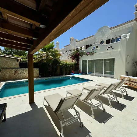 Sunshine - Pinheiros Altos Holiday home *